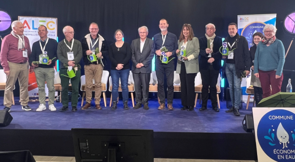 Label commune économe en eau, remise du trophée