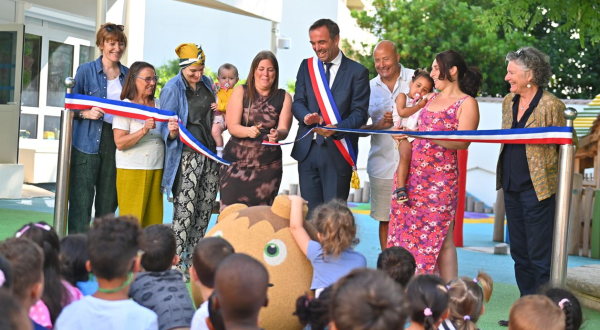 Michaël Delafosse inaugure la cour de la maternelle Marcel Pagnol