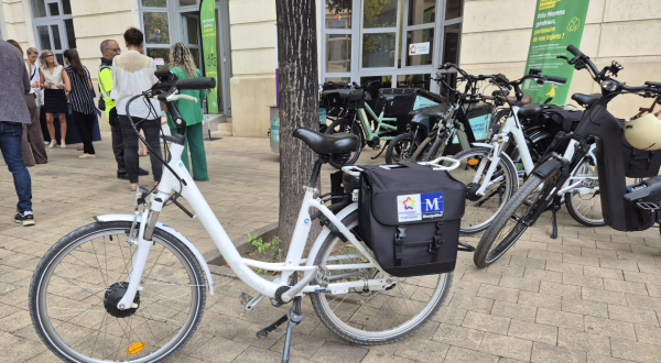 un vélo