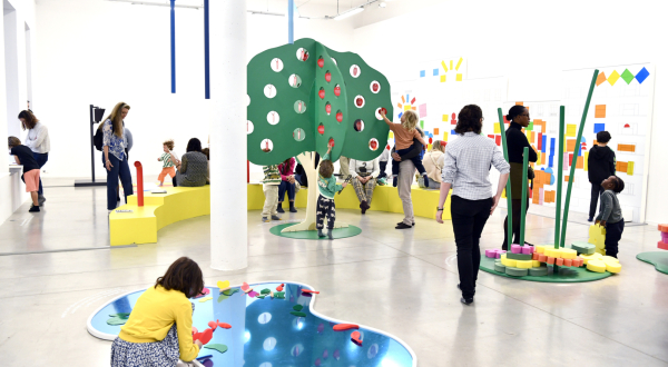 "Il était une ville", un des espaces de l'exposition du MO.CO. Panacée à hauteurs d'enfants