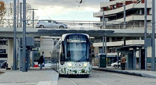 La ligne 5 place du 8 mai