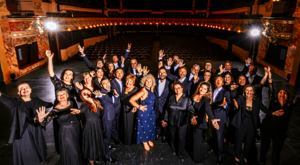 Le choeur de l'Opéra sur la scène