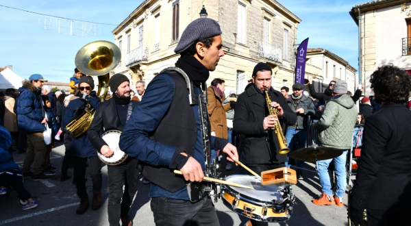 Ambiance fanfare à la fête de la truffe
