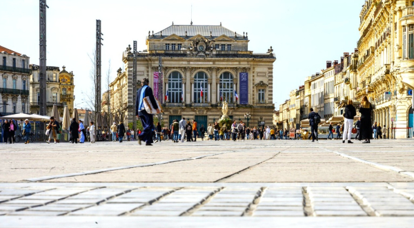 Vue de la Comédie à ras de sol