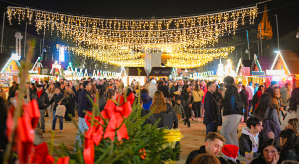 vue du marché de Noël la nuit