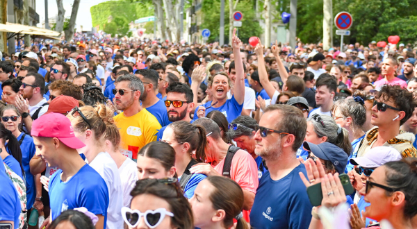 les coureurs dans les rues 