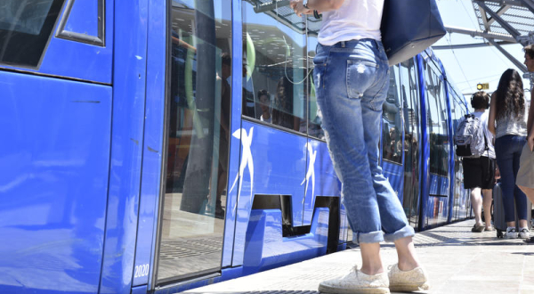 tramway &agrave; quai
