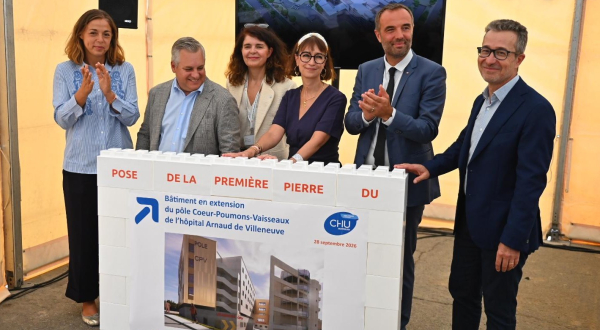 pose de la première pierre de l'extension du pôle CPV du CHU de Montpellier